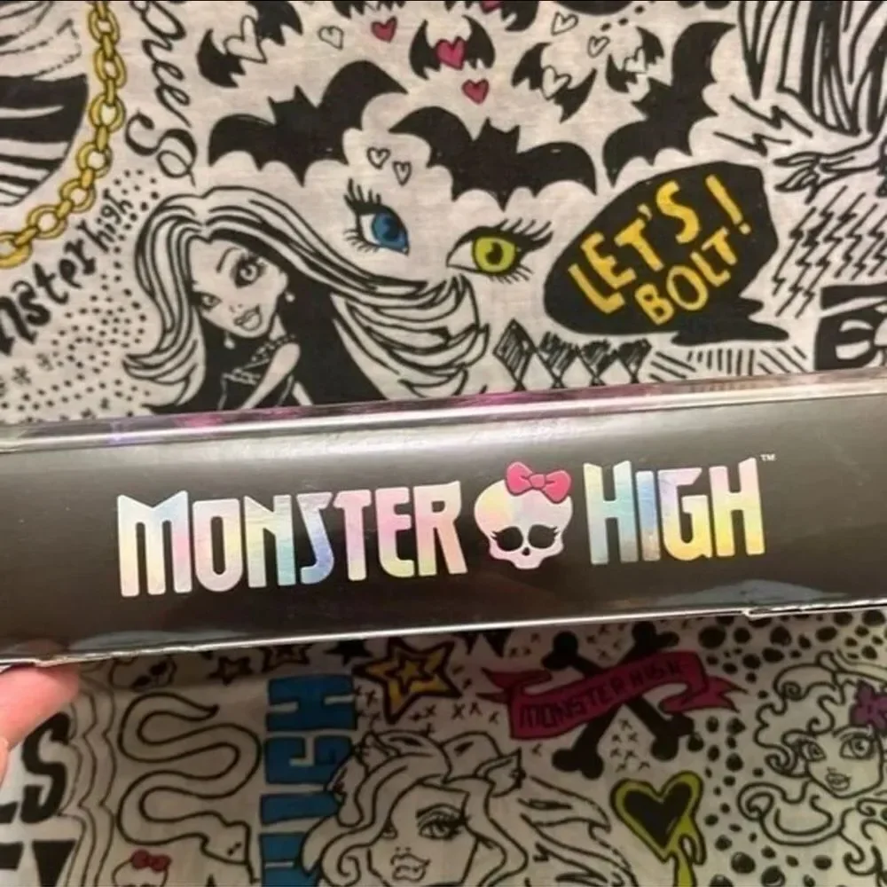 Monster High Clawdeen Wolf doll Crescent